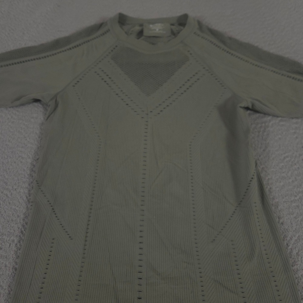 Athleta Top Women Medium Olive Oxygen Seamless Mesh Vent Performance Tee Workout